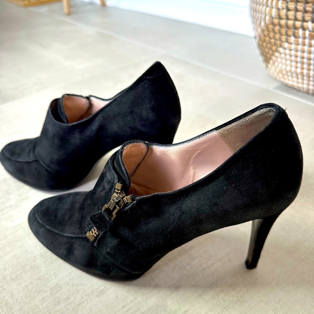 Italian black suede pumps